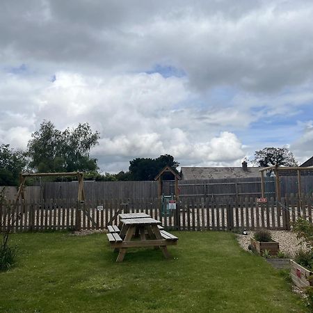 The Crown Inn Gayton  Exteriér fotografie